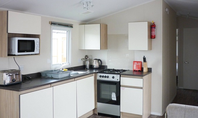 Towyn House | Good quality 3 bedroom caravans with all the comforts of home.