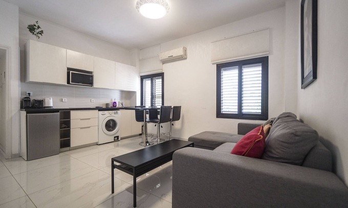 Tel Aviv Promenade Apartment | GORDON BEACH 2 rooms