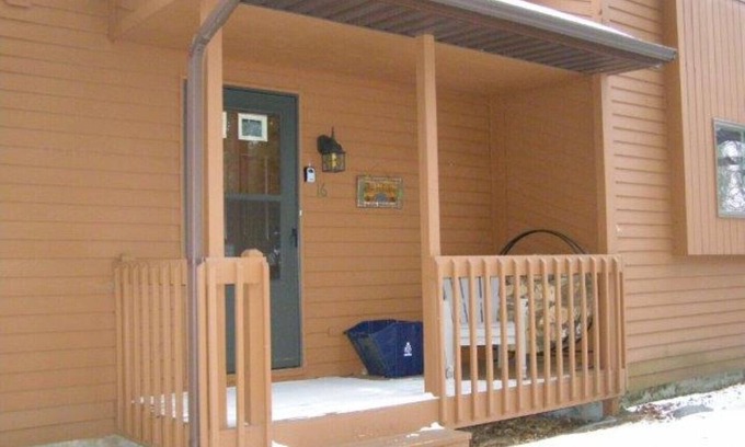 North Creek House | Gore Mnt. Adirondack 16N skis for rent