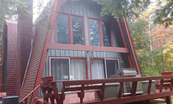 North Creek Ski Chalet | Gore Mountain Chalet - 5 Minutes to Gore Mountain - 4 Bedrooms