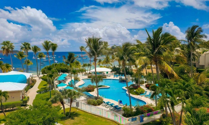 Nazareth Condo | GORGEOUS 2BR Condo on the beach! Newly remodeled, sleeps 6.