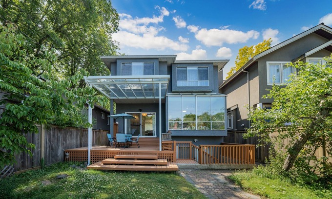 Dunbar House | Gorgeous 4 Beds House Close to UBC and Downtown