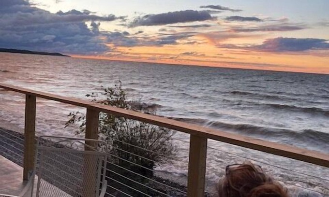 Sodus Point House | Gorgeous 5 bedroom lakefront home with huge yard and 300ft of beachfront