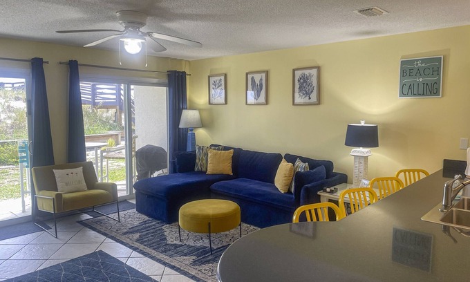 Fort Walton Beach Condo | Gorgeous beachfront condo, shared pool and beach access