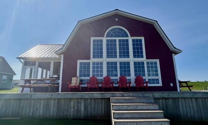 Park Corner House | Gorgeous Beach House sleeps 10 just steps from Cousins Shore Beach