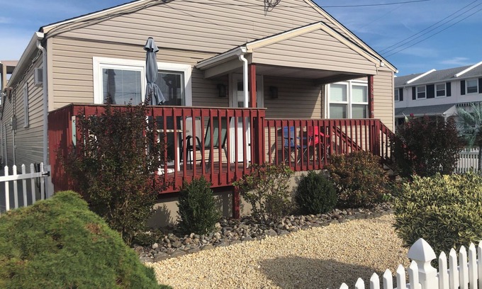 Brigantine House | GORGEOUS BEACH HOUSE IN BRIGANTINE! ENJOY BEACH, CASINOS>BRING YOUR DOG