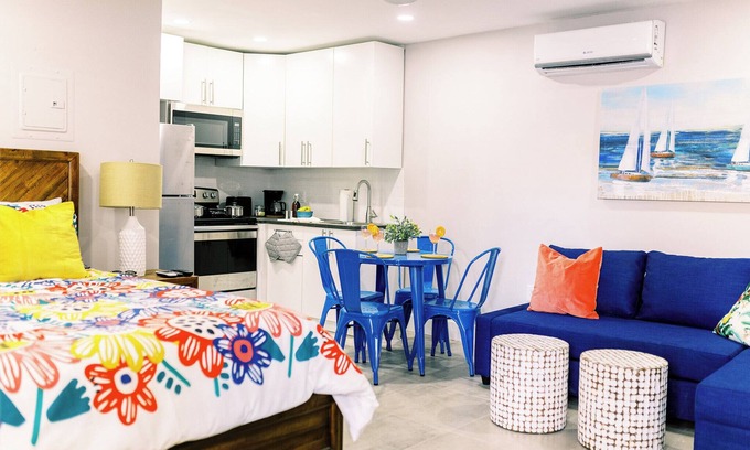 Lauderdale Harbours Apartment | Gorgeous & Comfy Studio, Pool-Parking-Kitchen