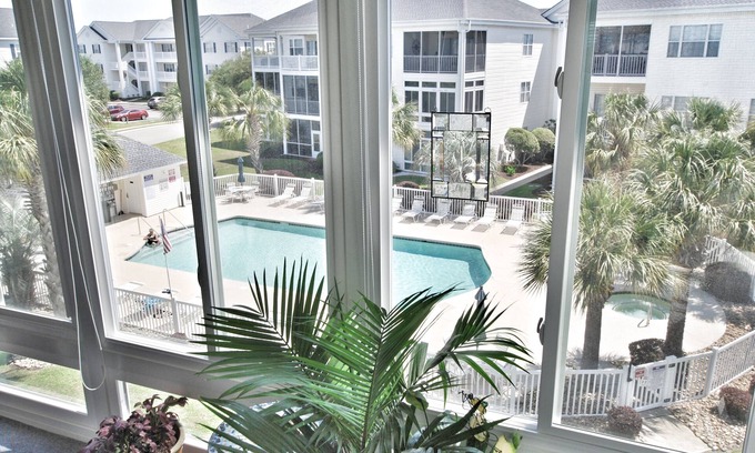North Myrtle Beach Condo | Gorgeous Condo in an Intracoastal Waterway Comm/Carolina Keyes/Pool