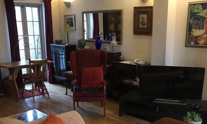 Kew House | Gorgeous Cosy Cottage Near Kew Botanical Gardens