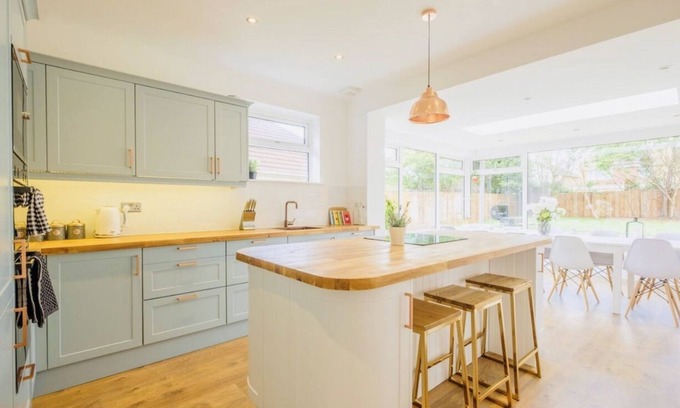 New Forest District Cabin | Gorgeous family Chalet, Sleeps 12 Coast & New Forest