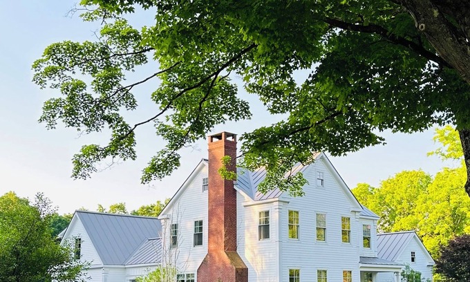 Saratoga Springs House | Gorgeous farmhouse minutes from racetrack. Pet Friendly!