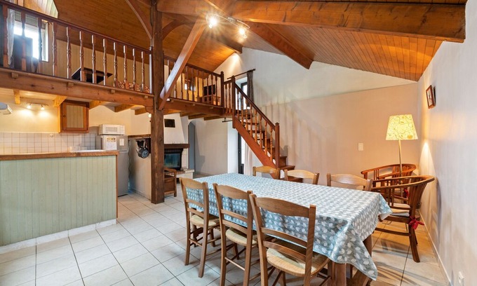 Loubejac House | Gorgeous Holiday Home in Loubejac with Garden