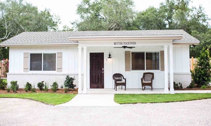Destin House | Gorgeous Home by the Bay | Short Drive to Beach | Walk to Area Attractions!