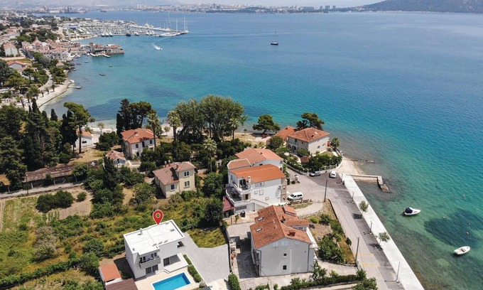 Kastel Gomilica House | Gorgeous home in Kastel Kambelovac