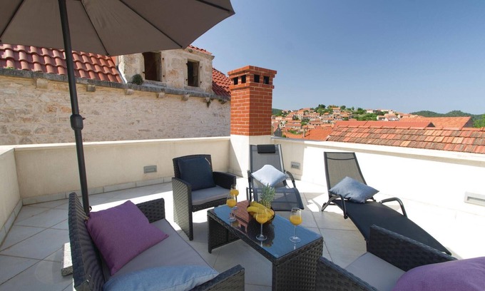Blato House | Gorgeous home in Blato with WiFi