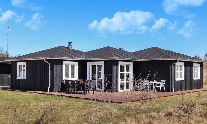 Krejbjerg House | Gorgeous home in Ejstrupholm with WiFi