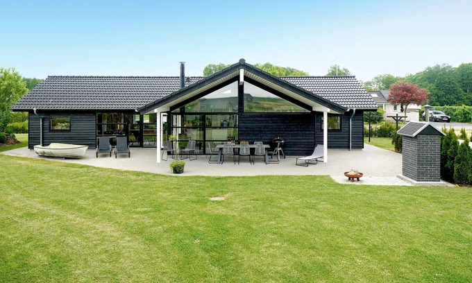 Flovt Strand House | Gorgeous home in Haderslev with WiFi