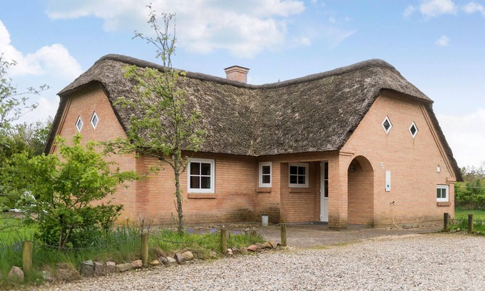 Henne House | Gorgeous home in Henne with kitchen