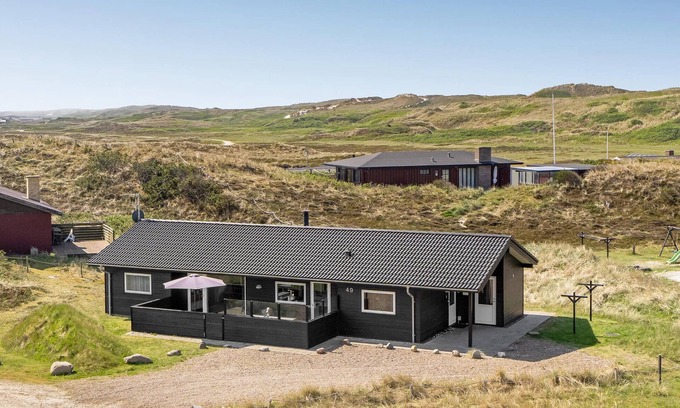 Bjerregard Strand House | Gorgeous home in Hvide Sande with sauna