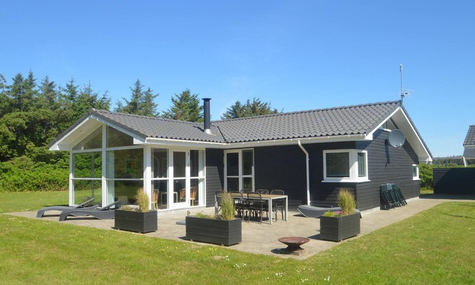 Nr. Lyngby Strand House | Gorgeous home in Løkken with sauna