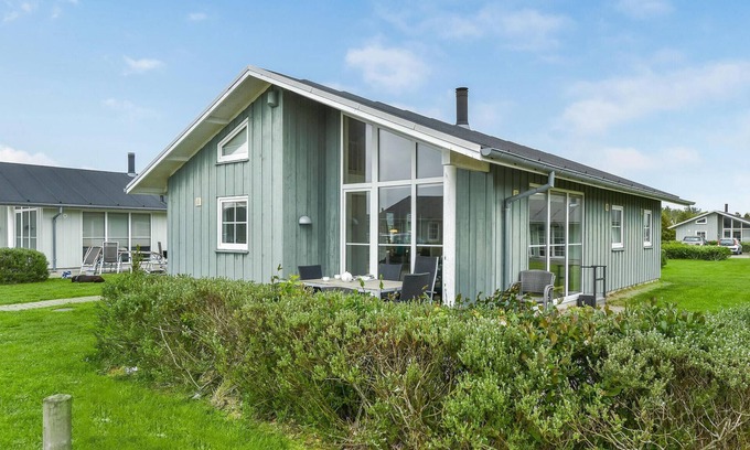 Houstrup House | Gorgeous home in Nørre Nebel with WiFi
