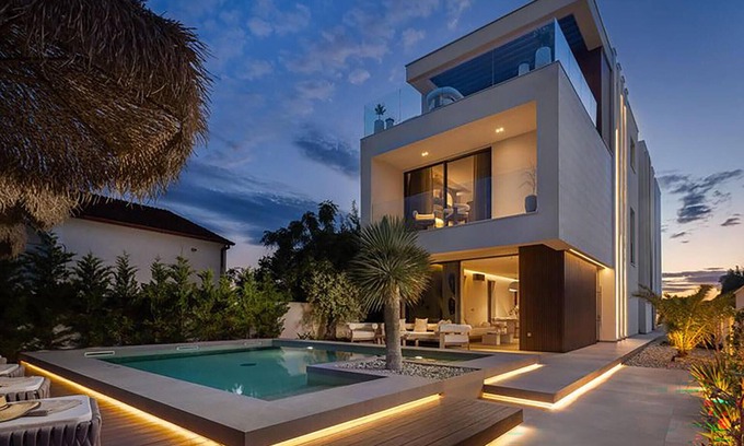 Petrcane House | Gorgeous home in Petrcane with sauna