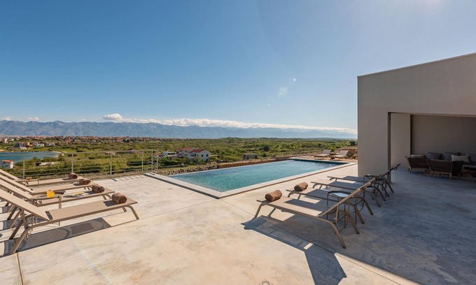 Povljana House | Gorgeous home in Povljana