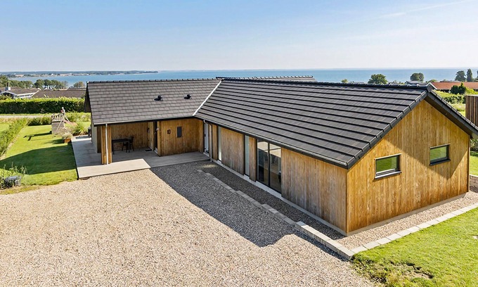 Sjølund House | Gorgeous home in Sjølund with kitchen