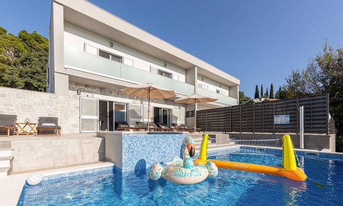 Srinjine House | Gorgeous home in Srinjine