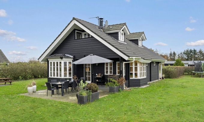 Skaven Strand House | Gorgeous home in Tarm with sauna