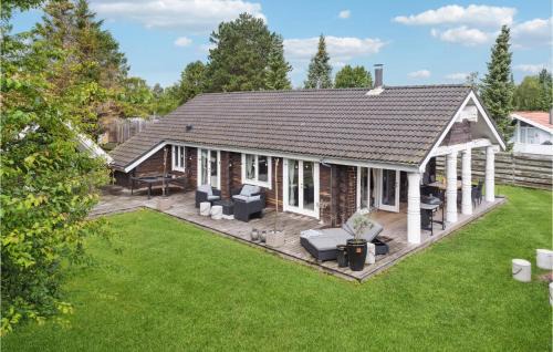 Marielyst House | Gorgeous Home In Væggerløse With Sauna