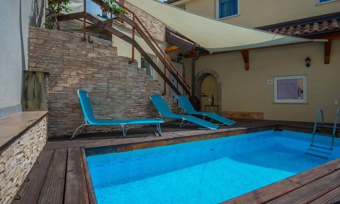 Veli Brgud House | Gorgeous home in Veli Brgud with WiFi