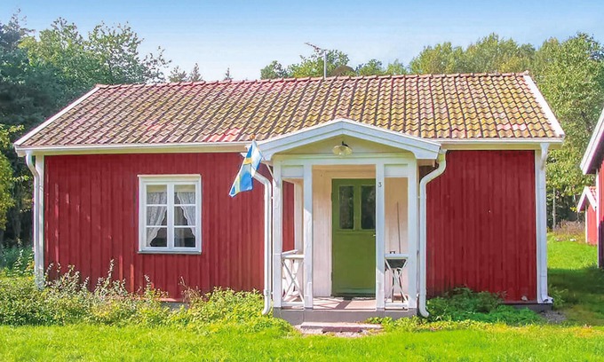 Vimmerby Municipality House | Gorgeous home in Vimmerby with kitchen