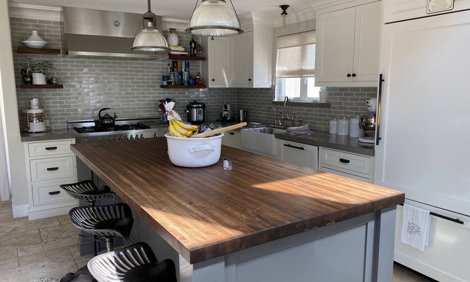 Hermosa Beach House | Gorgeous home steps to the beach