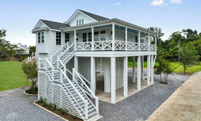 Henderson Point House | Gorgeous luxury modern home just steps to the beach!