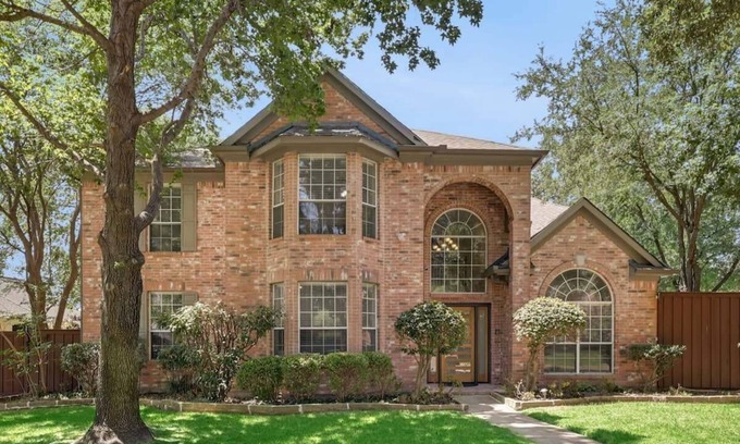 Plano House | Gorgeous Mansion with Pool & Cinema Room,Sleeps 13