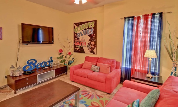 South Padre Island Condo | Gorgeous Modern Condo in the Heart of South Padre By Rent On Padre