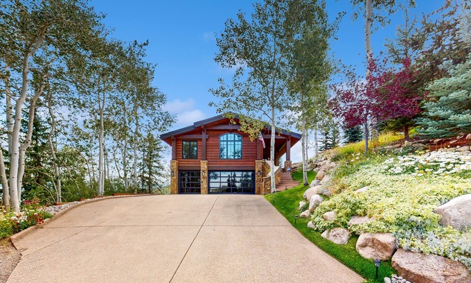 Snowmass Village House | Gorgeous mountain mansion with amazing views & pool table - close to the slopes