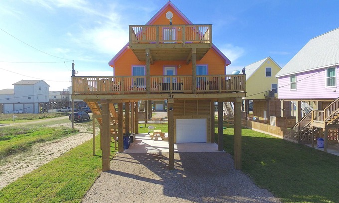 Surfside Beach House | ⛱ Gorgeous Ocean & Lake View, Beach Access, Spotlessly Decorated, Pets welcome