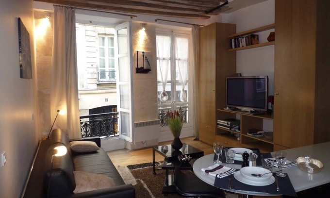 Odeon Apartment | Gorgeous Paris St Germain des Pres