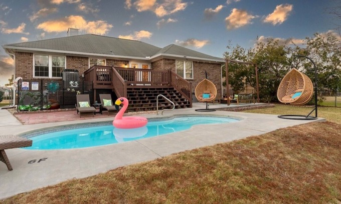 Whitemarsh Island House | Gorgeous! Pool & Lagoon Near Historic Area & Beach