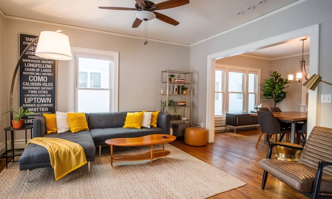 Carag House | Gorgeous, Private Home! Walk Everywhere - Restaurants, Shops, Lakes!