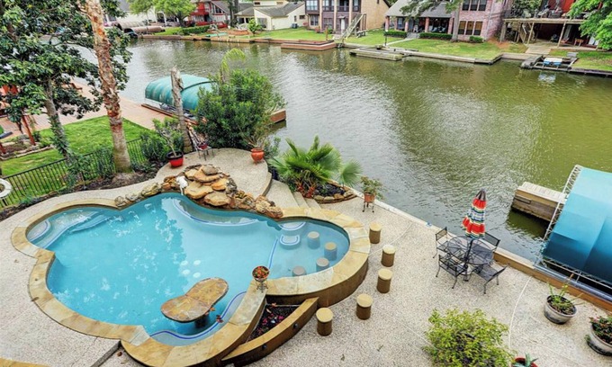 Walden on Lake Conroe House | Gorgeous Private Oasis with Lakefront View, NEW LISTING