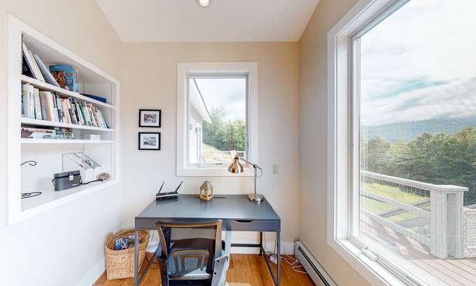 West Pawlet House | Gorgeous river access home with kayaks, balcony, full kitchen, & washer/dryer