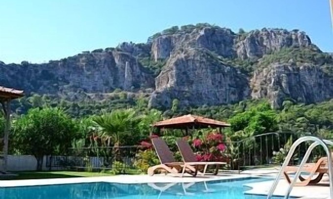 Dalyan City Center Villa | Gorgeous riverside villa