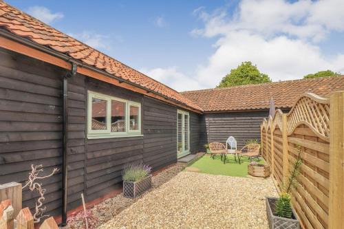 Fressingfield House | Gorgeous rural dog welcoming Milk Churn - Suffolk