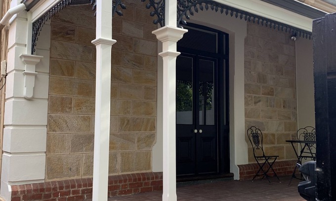 North Adelaide House | Gorgeous Sandstone House - easy access to all Adelaide can offer