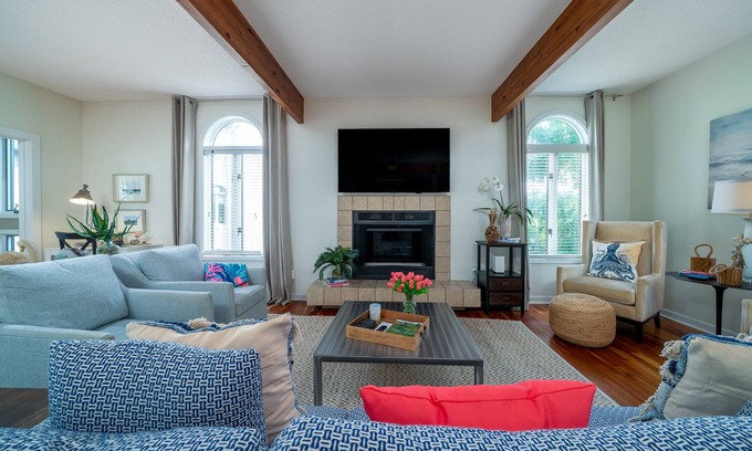 Seabrook Island House | Gorgeous & Sophisticated Villa! Golf Views! Lovely Decor! Access to All Amenities! Pet Friendly