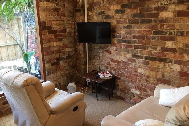 Subiaco Apartment | Gorgeous studio 2 minutes from the heart of Subiaco