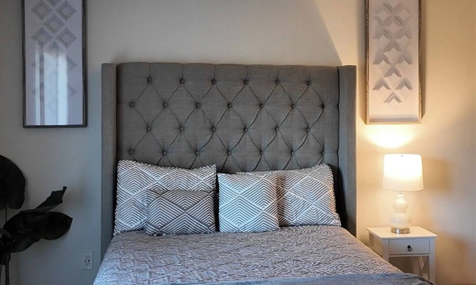 Huntsville Apartment | Gorgeous studio located in the heart of Huntsville, close to all amenities.